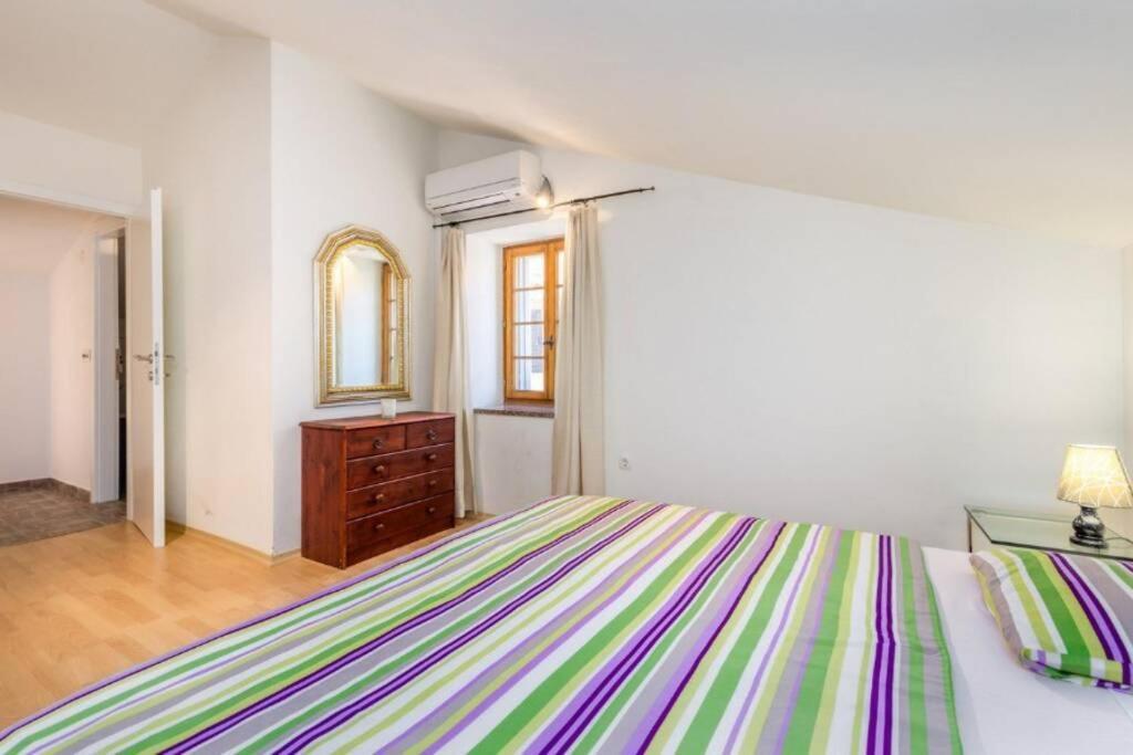 Tin 2 Apartment เวอร์บนิค ภายนอก รูปภาพ