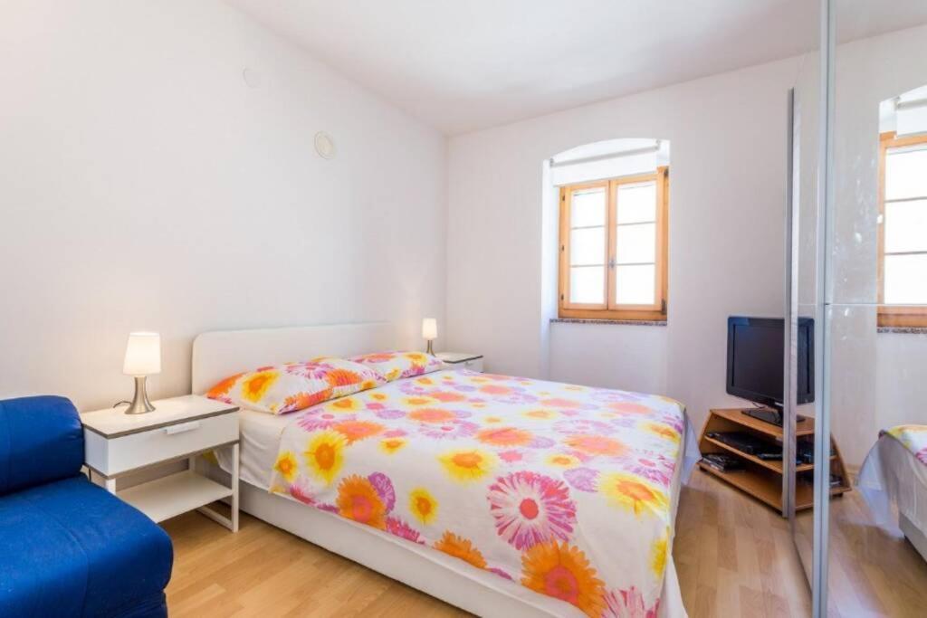 Tin 2 Apartment เวอร์บนิค ภายนอก รูปภาพ
